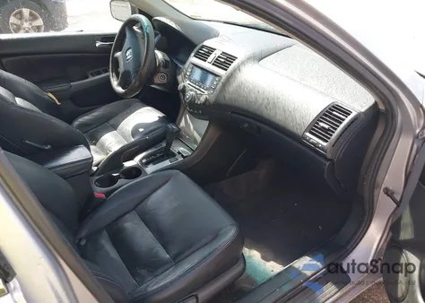 2005 Honda Accord 2.4 Ex from USA, damaged, VIN 1HGCM568X5A107524